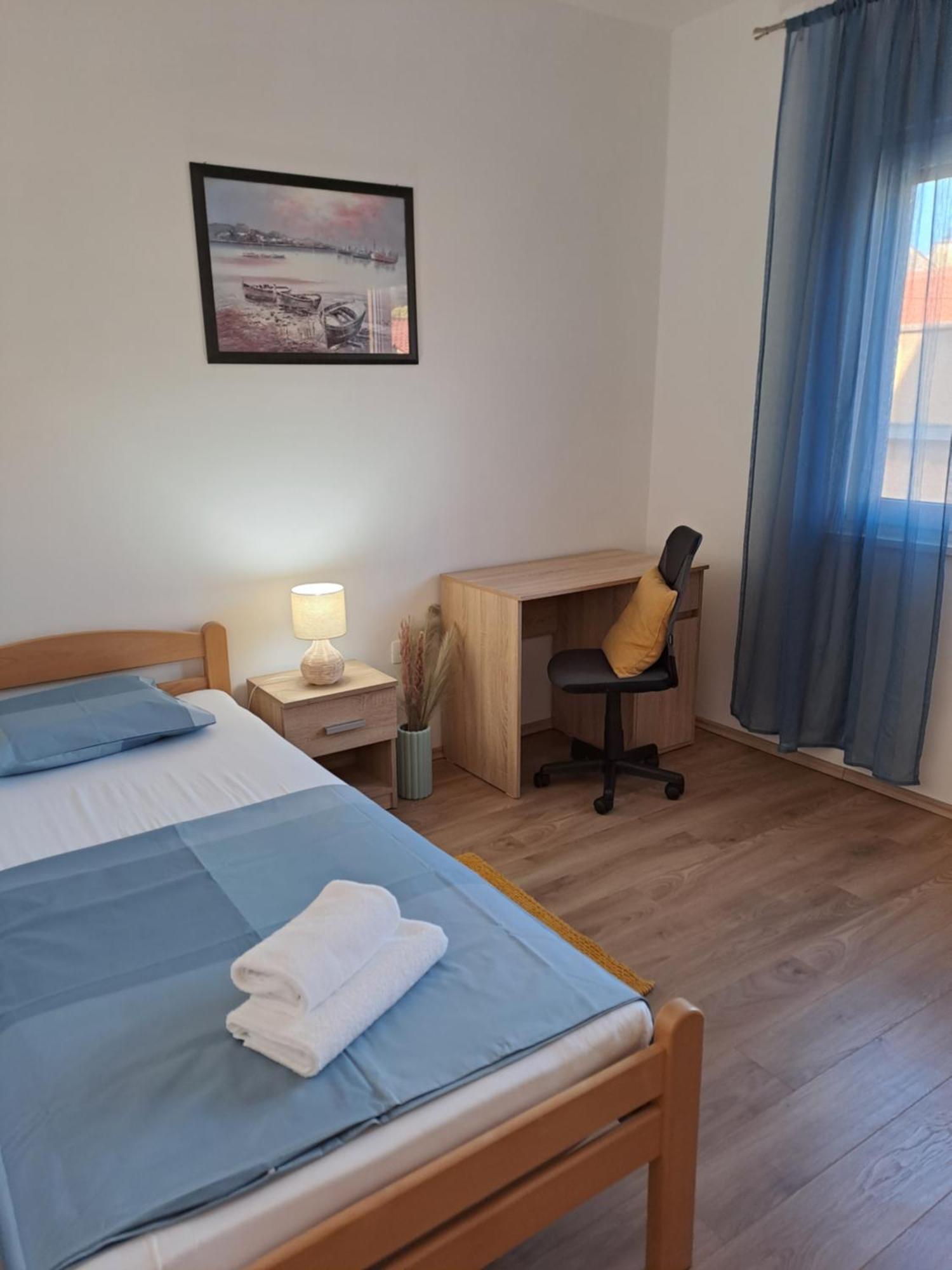 Yulia Apartman Pula Exterior photo