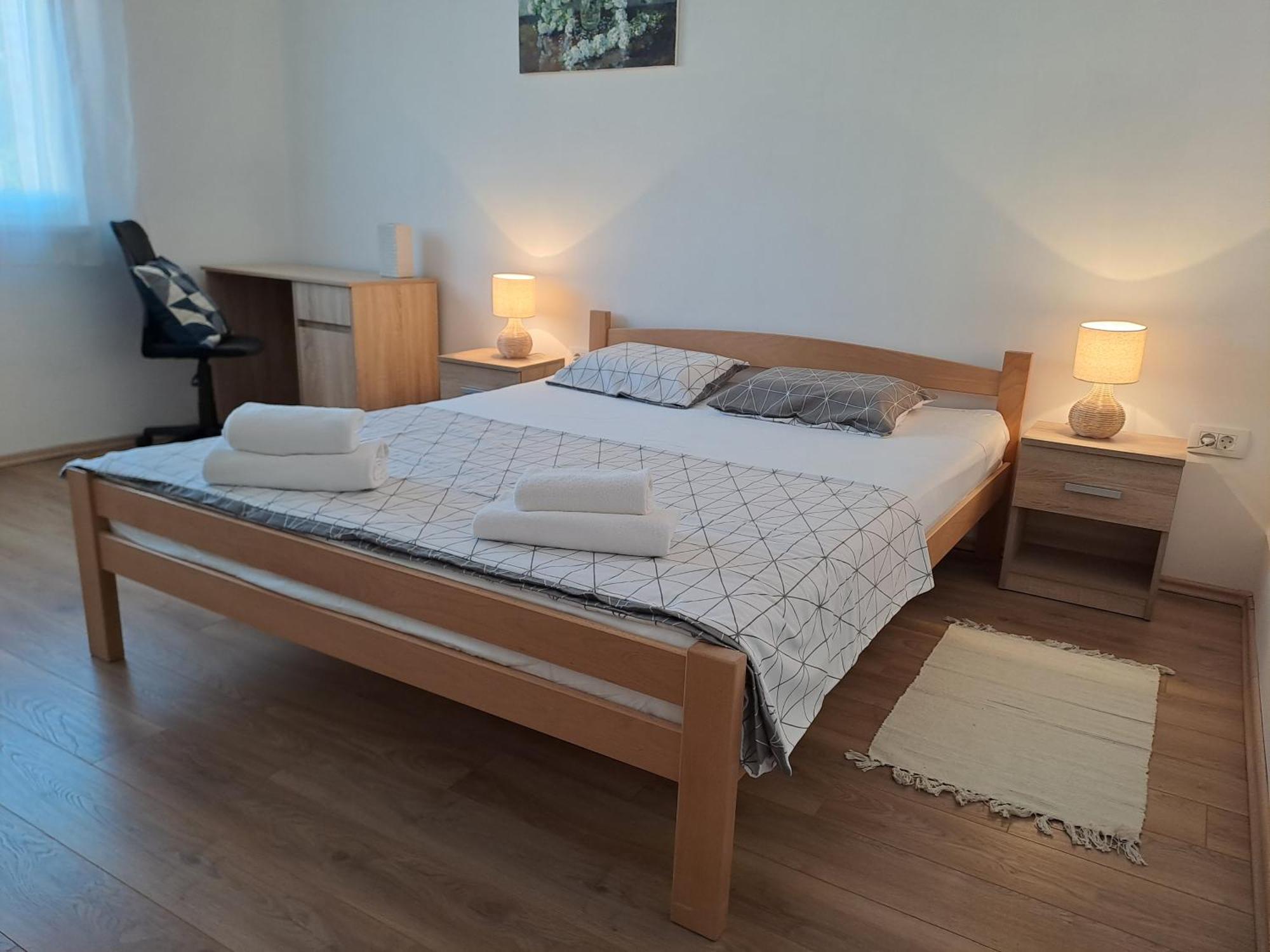 Yulia Apartman Pula Exterior photo